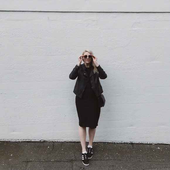 Meet your Posher, Heather - Picture 1 of 1